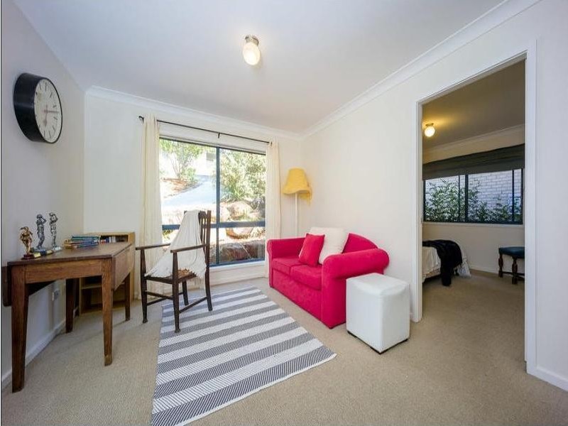 11 Stewart Brougham Close, Lisarow NSW 2250