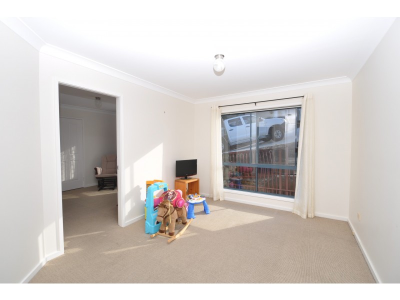 11 Stewart Brougham Close, Lisarow NSW 2250