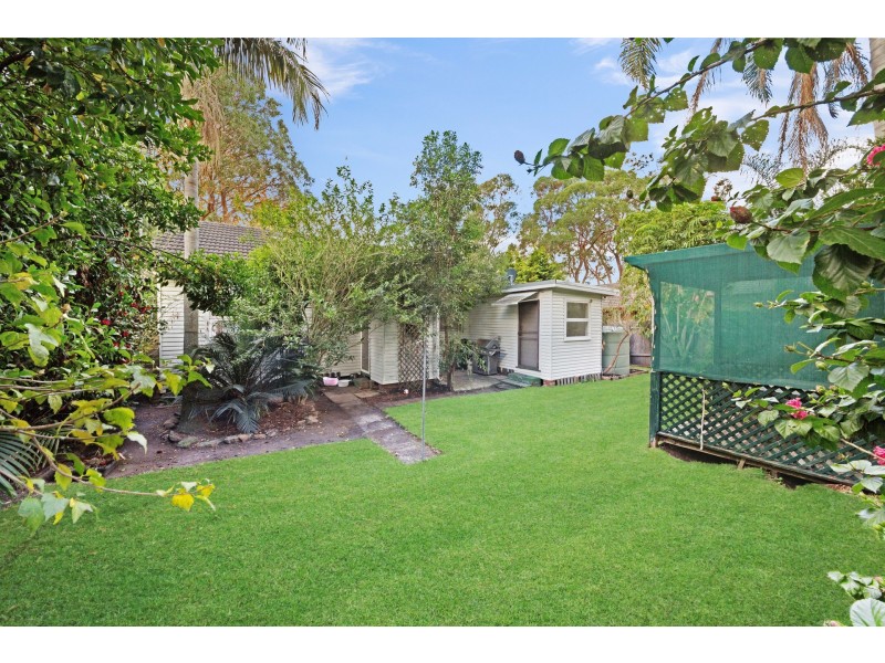 221 Brisbane Water Drive, Point Clare NSW 2250