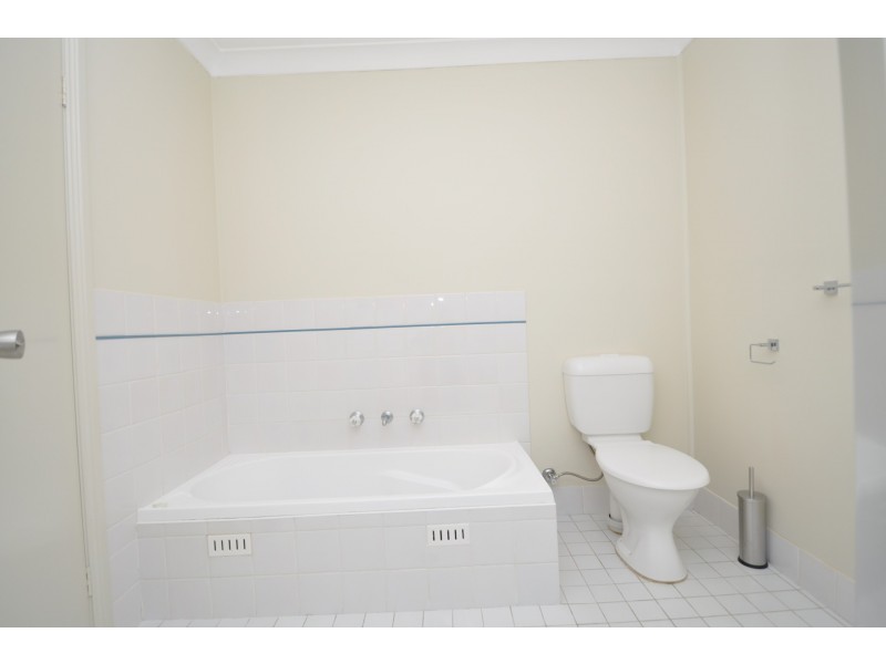 2/179 Gertrude Street, Gosford NSW 2250