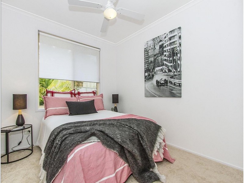 8 Woodbine Close, Lisarow NSW 2250