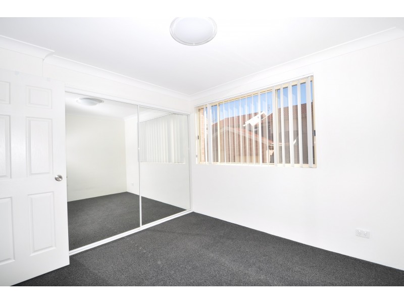 2/10 Jennie Cox Close, Erina NSW 2250