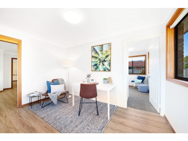 17 Noonan Point Avenue, Point Clare NSW 2250