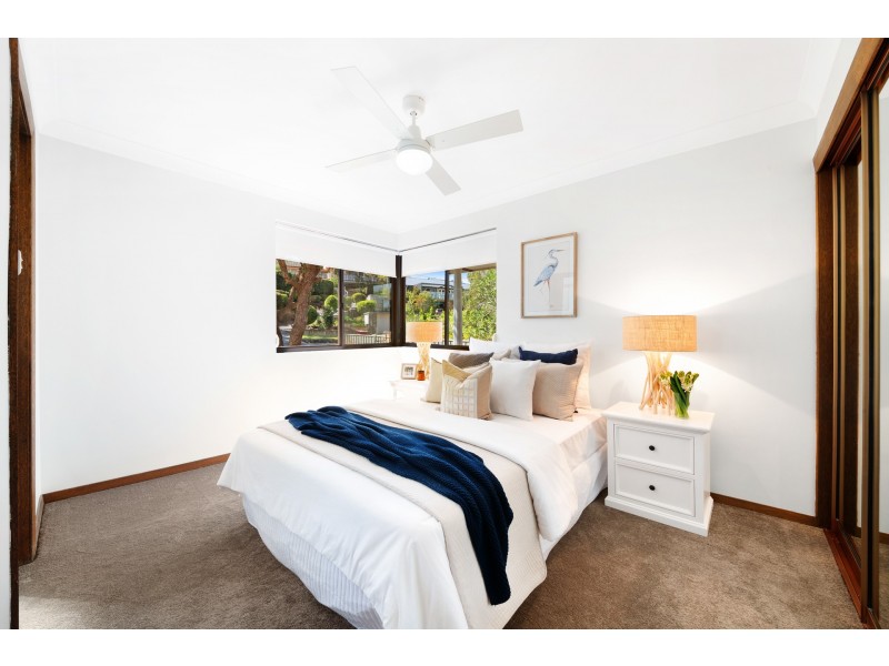 17 Noonan Point Avenue, Point Clare NSW 2250