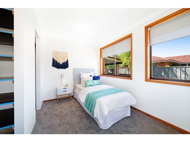17 Noonan Point Avenue, Point Clare NSW 2250