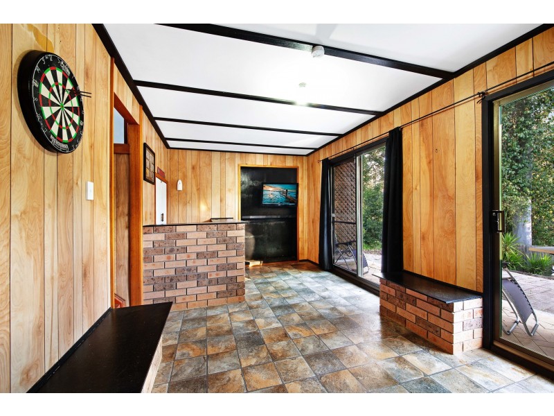 3 Fern Close, Wyoming NSW 2250