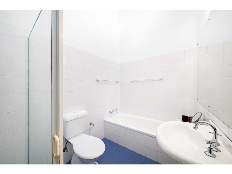 3 Fern Close, Wyoming NSW 2250