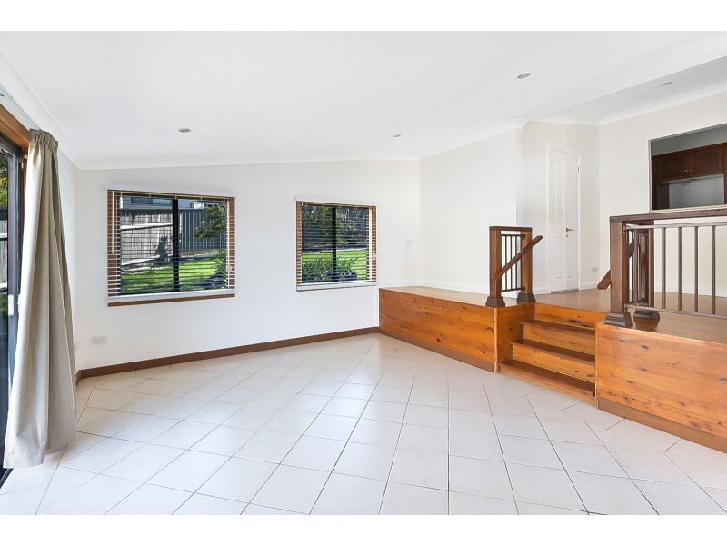 17 Jarrett Street, North Gosford NSW 2250