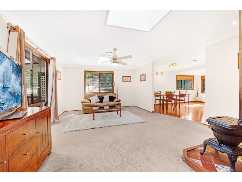 4 Nalkari Avenue, Wyoming NSW 2250