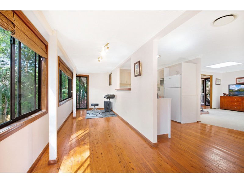 4 Nalkari Avenue, Wyoming NSW 2250