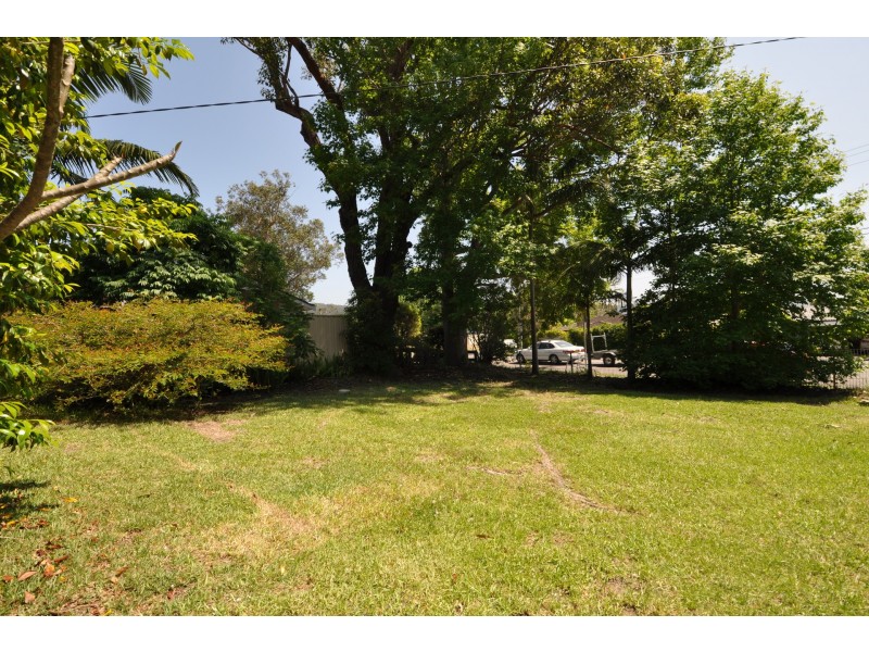 221 Brisbane Water Drive, Point Clare NSW 2250