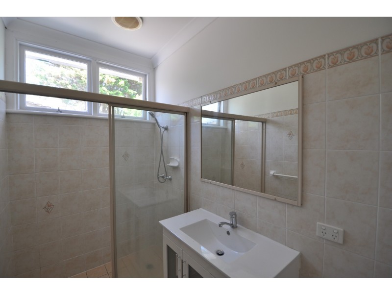 221 Brisbane Water Drive, Point Clare NSW 2250