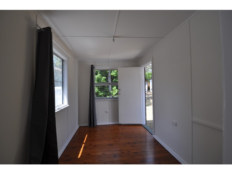 221 Brisbane Water Drive, Point Clare NSW 2250