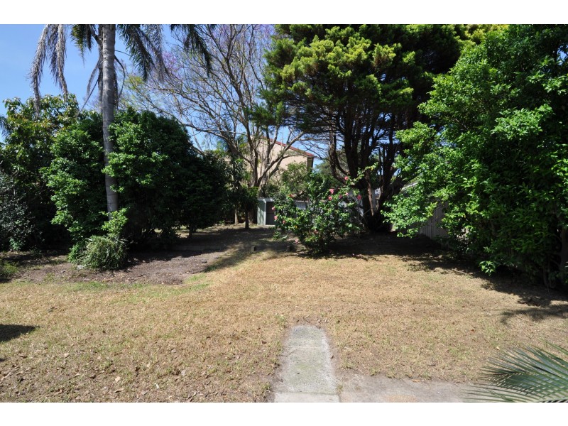 221 Brisbane Water Drive, Point Clare NSW 2250