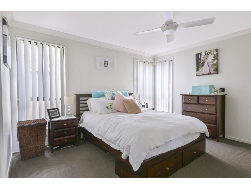 16 Chestnut Grove, Woongarrah NSW 2259