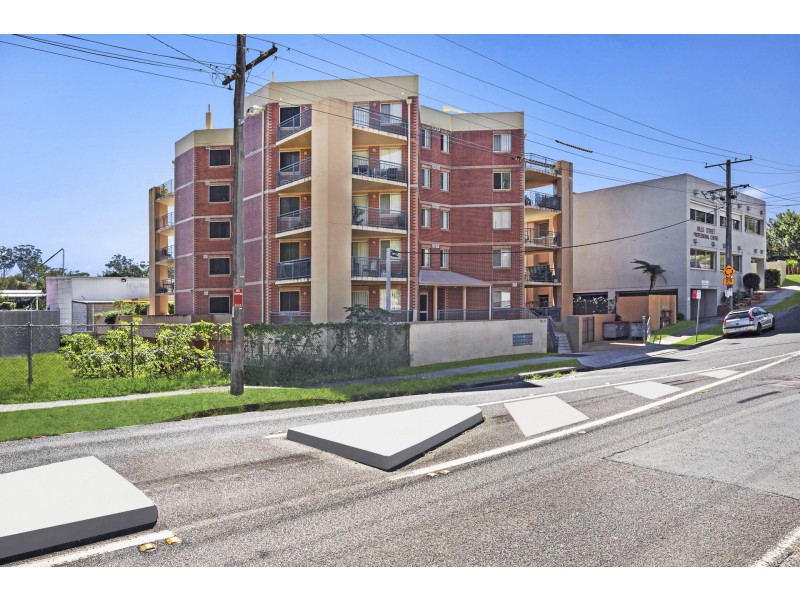 4/12-14 Hills Street, Gosford NSW 2250
