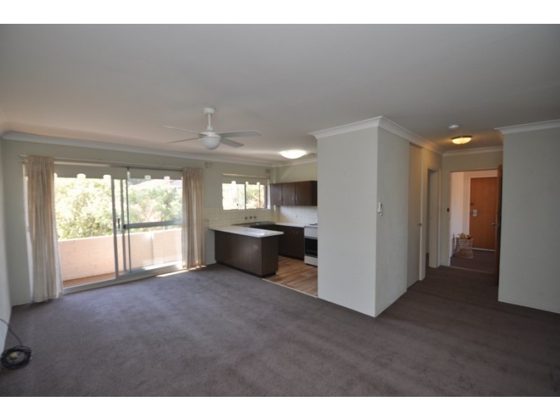 7/199 Albany Street, Point Frederick NSW 2250