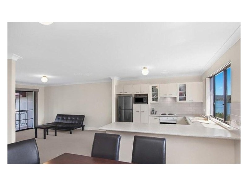 2/4 Broadview Avenue, Gosford NSW 2250