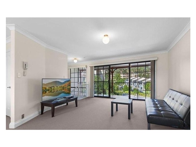 2/4 Broadview Avenue, Gosford NSW 2250
