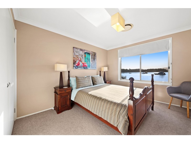 105 Albany Street, Point Frederick NSW 2250
