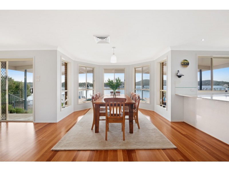 105 Albany Street, Point Frederick NSW 2250