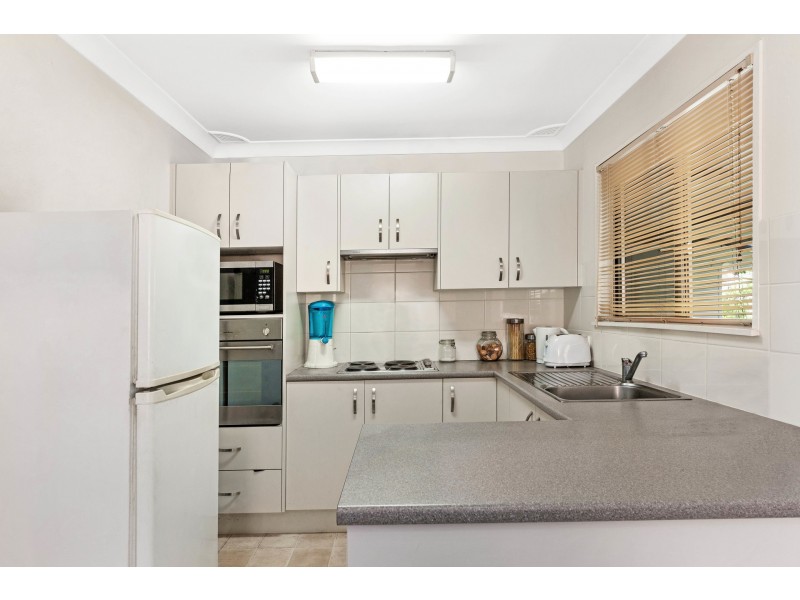 18 Hughes Street, Point Clare NSW 2250