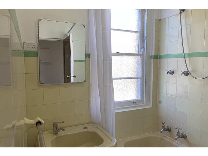 6/4 York Street, East Gosford NSW 2250