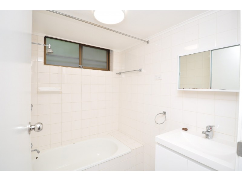 1/9 Bent Street, Gosford NSW 2250