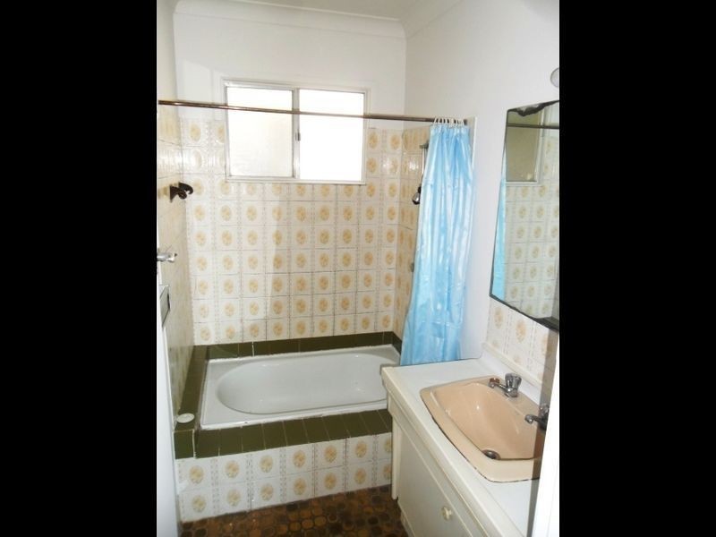 1/140 Faunce Street, Gosford NSW 2250