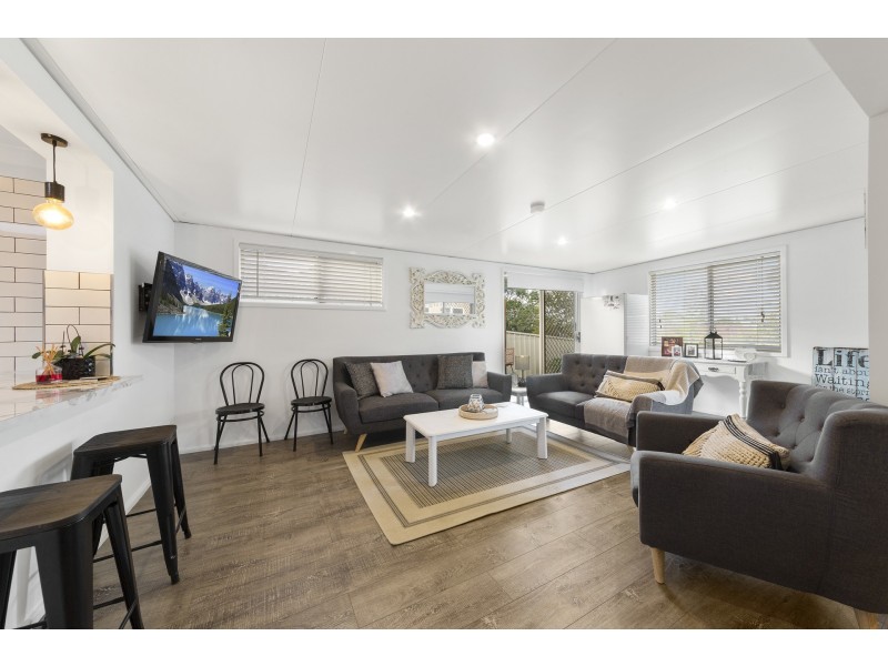 24 Promenade Avenue, Bateau Bay NSW 2261