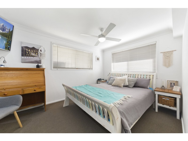 24 Promenade Avenue, Bateau Bay NSW 2261