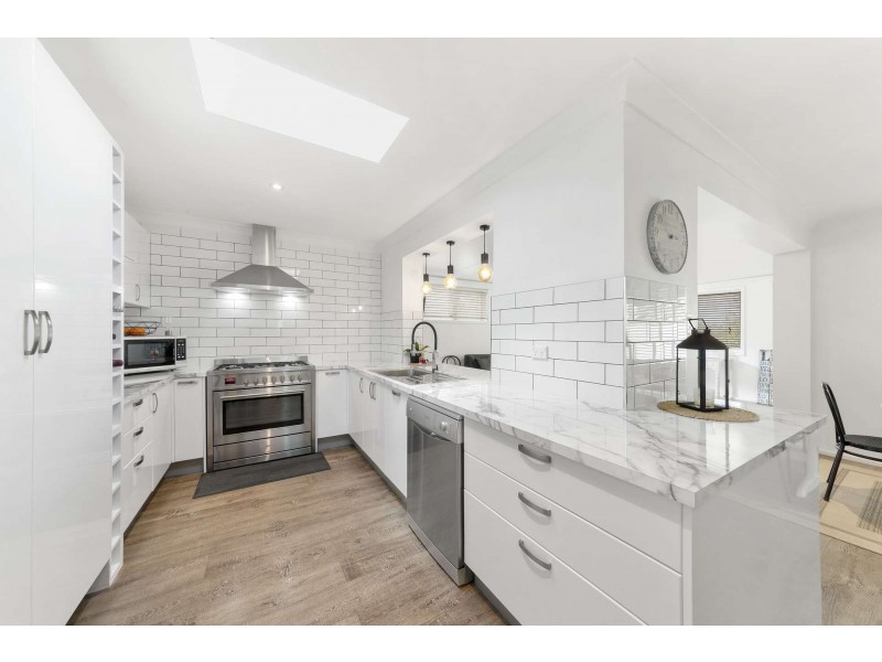 24 Promenade Avenue, Bateau Bay NSW 2261