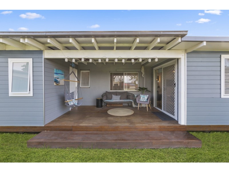 24 Promenade Avenue, Bateau Bay NSW 2261