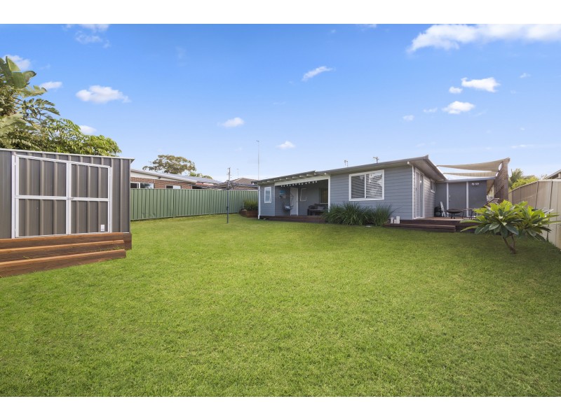 24 Promenade Avenue, Bateau Bay NSW 2261