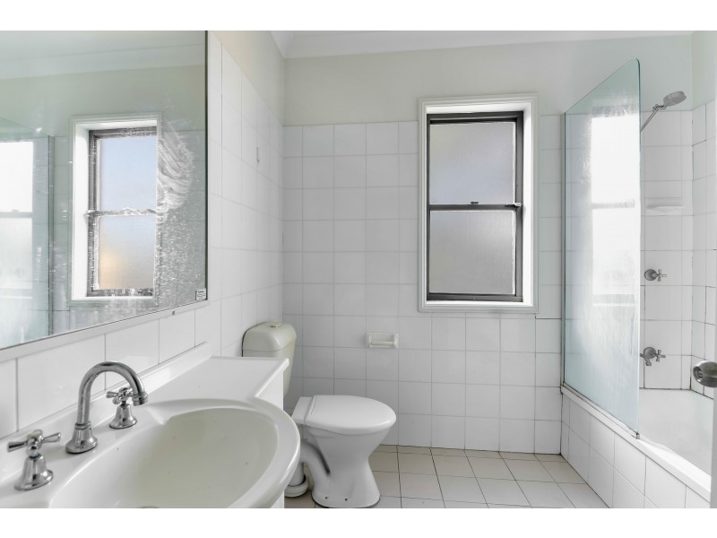 2/100 Faunce Street, West Gosford NSW 2250