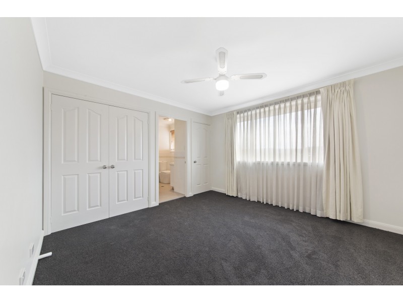 2/11 Melbourne Street, East Gosford NSW 2250