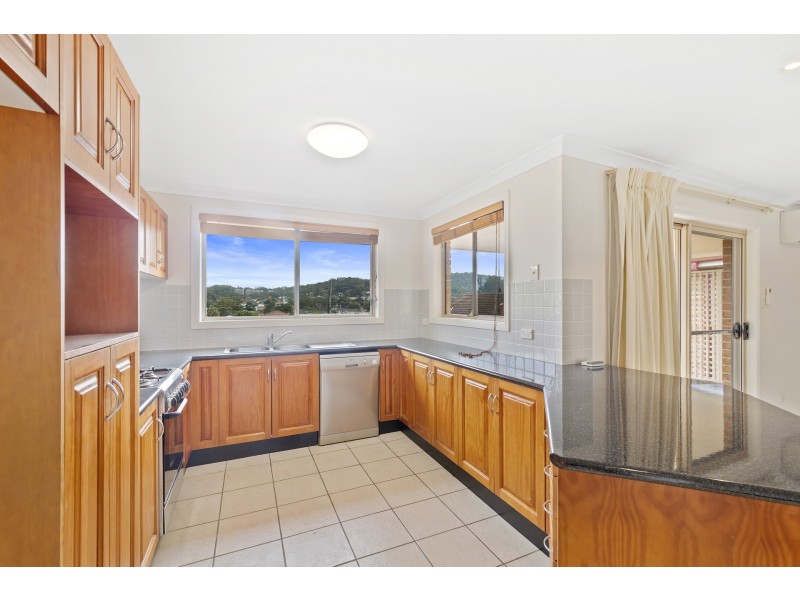 2/11 Melbourne Street, East Gosford NSW 2250