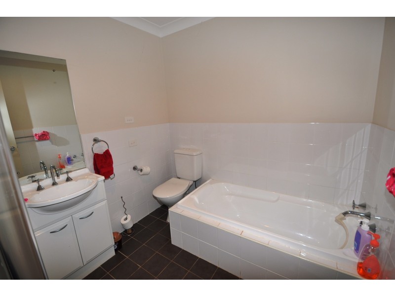 2/6 Bradys Gully Road, North Gosford NSW 2250