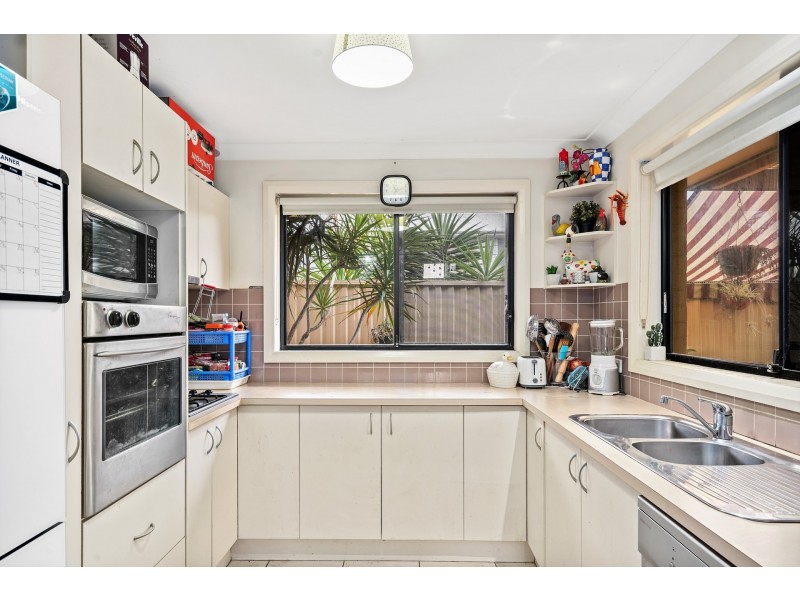 2/490 Pacific Highway, Wyoming NSW 2250