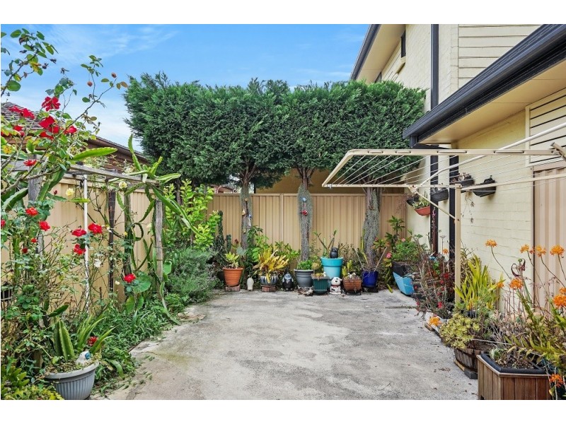 2/490 Pacific Highway, Wyoming NSW 2250