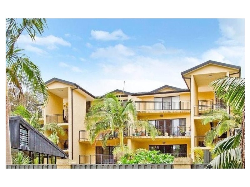 30/2 Adcock Avenue, West Gosford NSW 2250