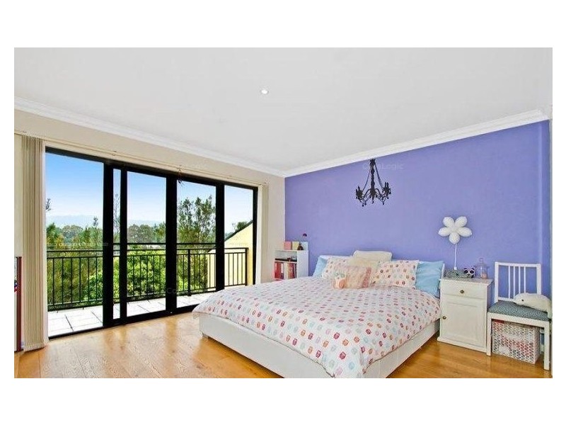 30/2 Adcock Avenue, West Gosford NSW 2250