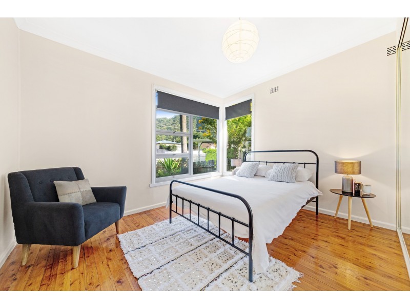 8 Lynnette Crescent, East Gosford NSW 2250