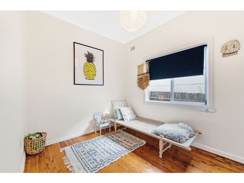 8 Lynnette Crescent, East Gosford NSW 2250