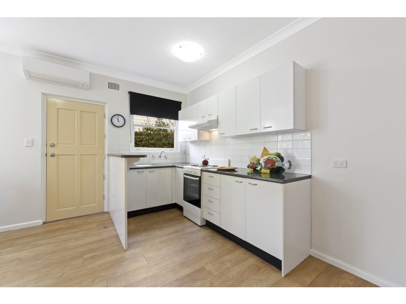 1/29 Masons Parade, Point Frederick NSW 2250