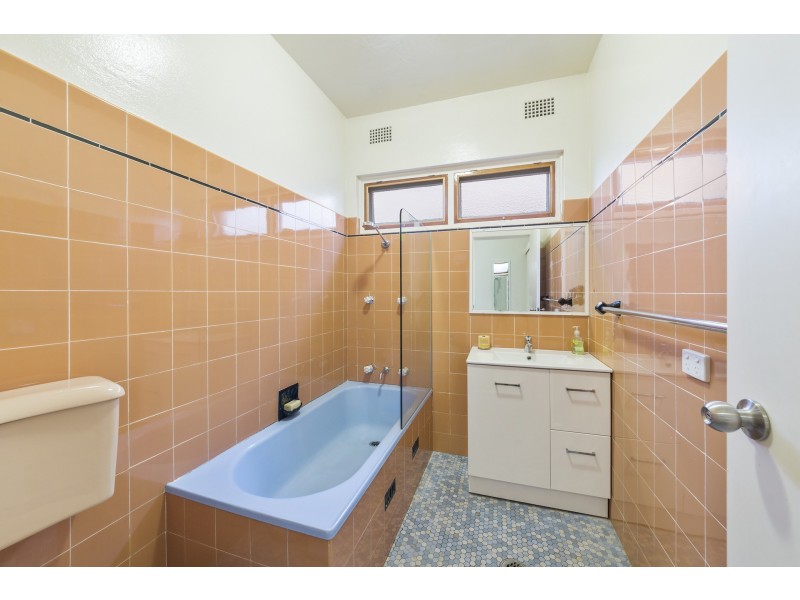 1/29 Masons Parade, Point Frederick NSW 2250