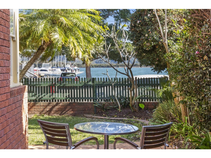 1/29 Masons Parade, Point Frederick NSW 2250