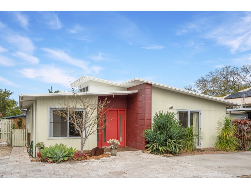 157 Albany Street, Point Frederick NSW 2250