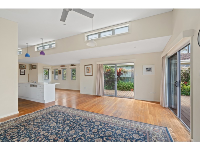 157 Albany Street, Point Frederick NSW 2250