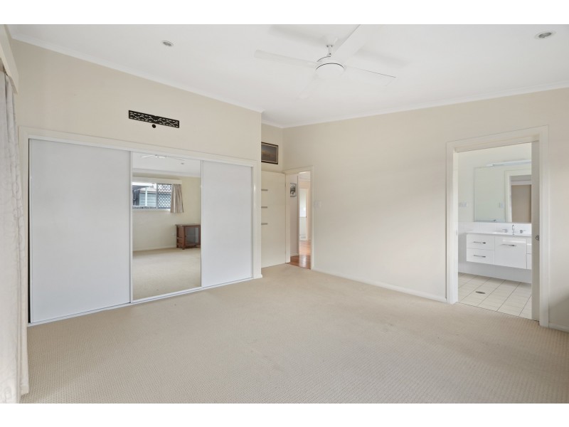 157 Albany Street, Point Frederick NSW 2250